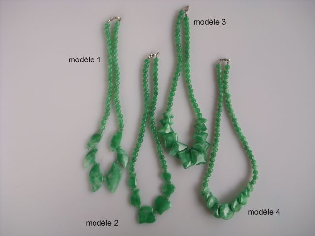 Collier en couleur jade fonc